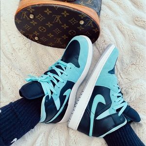 ❄️🥶 Air Jordan’s 1 Mid Retro (Kids) turquoise
